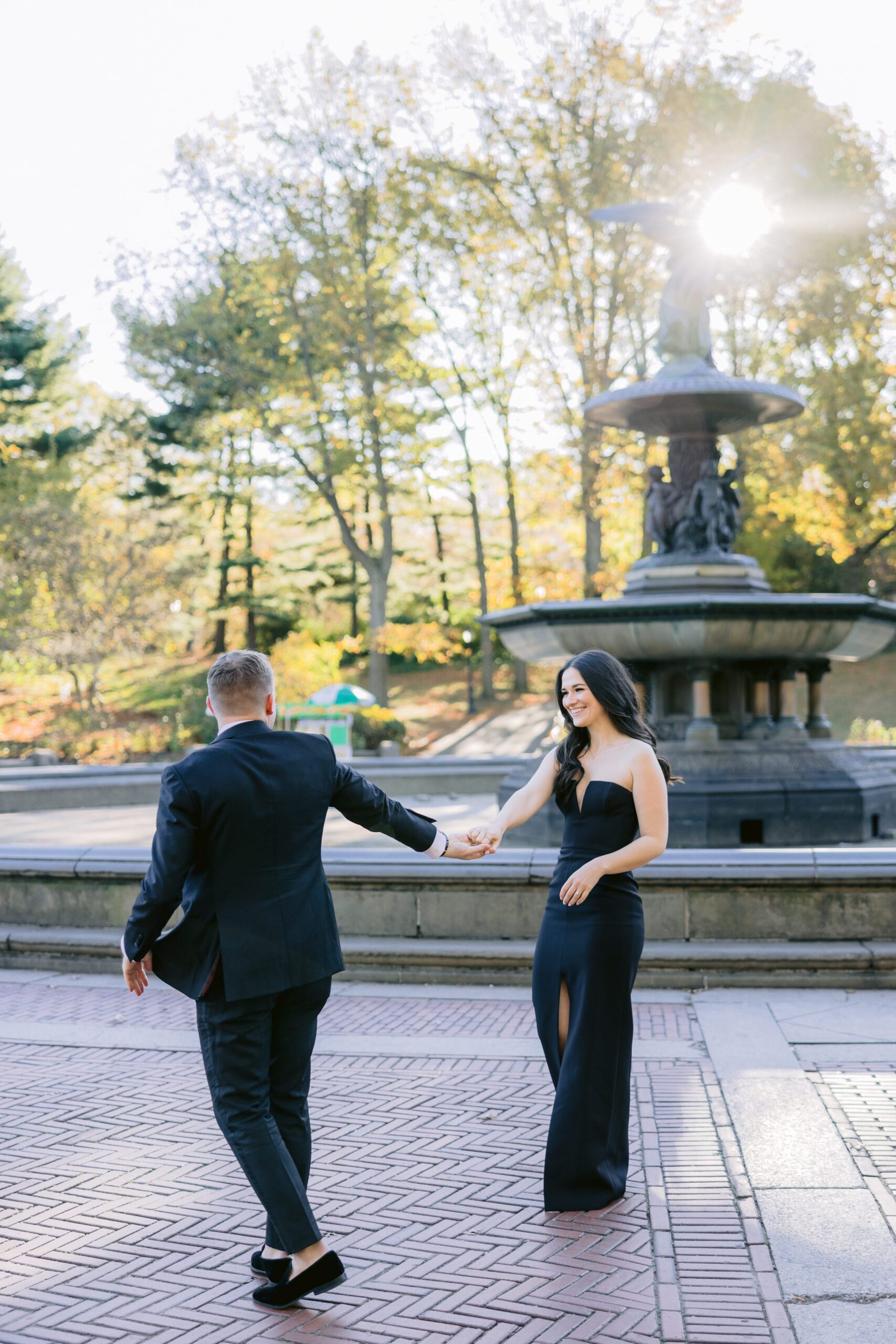 Chic Autumn New York Engagement in Central Park - Larisa Shorina Photography - Elegant Modern Weddings