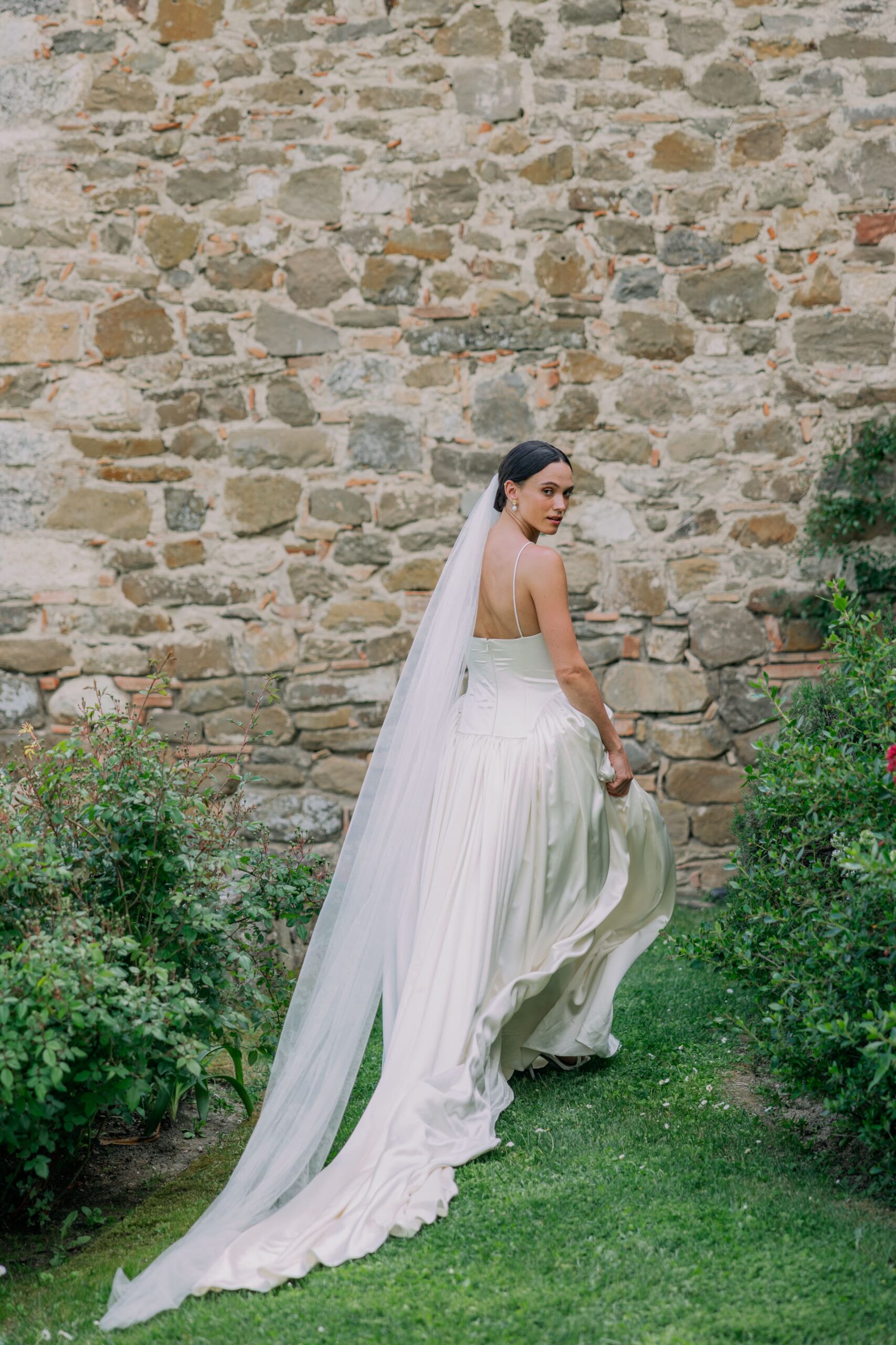 Danielle Frankel bride and her wedding in Tuscany Italy